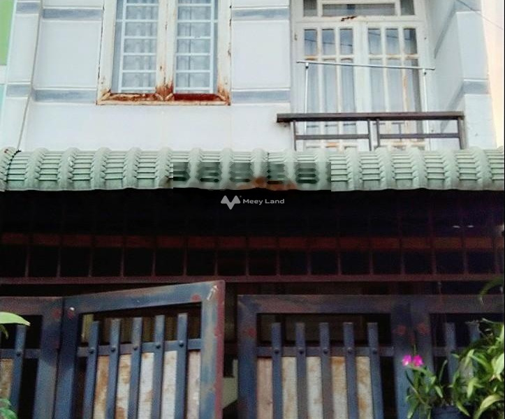 Hướng Đông, bán nhà diện tích gồm 50m2 vị trí mặt tiền ngay ở Nguyễn Thị Ngâu, Hóc Môn bán ngay với giá khủng chỉ 1.45 tỷ ngôi nhà này có 3 PN, 2 WC-01