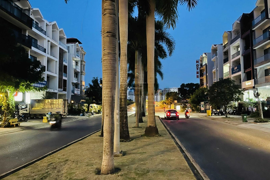 Cho thuê nhà ở diện tích rộng 270m2 thuê ngay với giá thị trường 100 triệu/tháng vị trí mặt tiền tọa lạc ngay trên Quận 7, Hồ Chí Minh-01