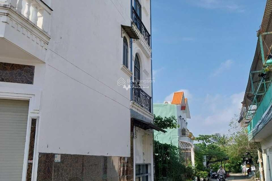 Nhà 4 phòng ngủ bán nhà ở có diện tích chính 31.5m2 giá bán chỉ 1.3 tỷ mặt tiền tọa lạc ngay Nguyễn Văn Tạo, Hồ Chí Minh-01
