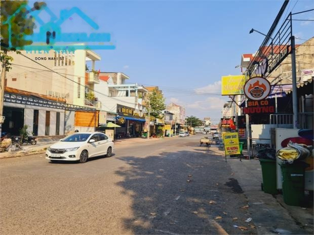 Cho thuê nhà vị trí thuận lợi tọa lạc trên Bùi Văn Hòa, Đồng Nai, thuê ngay với giá thỏa thuận 15 triệu/tháng Diện tích nền 189m2-01