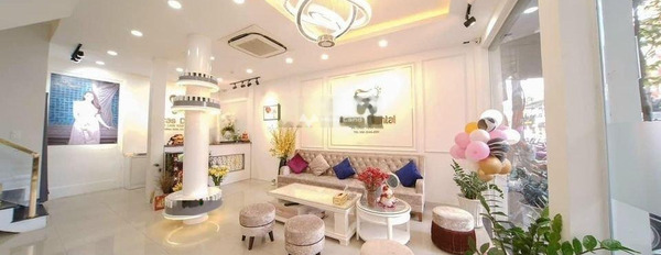 Cho thuê nhà ở diện tích thực đúng với trên ảnh 390.1m2 giá thuê bàn giao 590 triệu/tháng mặt tiền nằm ngay Quận 1, Hồ Chí Minh-03