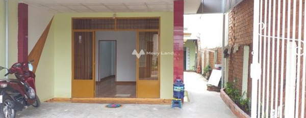 Nhà có 2 phòng ngủ bán nhà ở diện tích chuẩn 132m2 bán ngay với giá khủng chỉ 1.13 tỷ vị trí nằm trên Hòa Thành, Tây Ninh, với mặt đường 10 mét-02