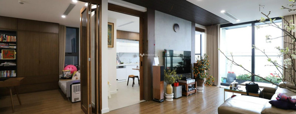Trong căn hộ này bao gồm đầy đủ đồ cao cấp, bán căn hộ diện tích rất rộng 190m2 mặt tiền tọa lạc ở Tây Hồ, Hà Nội bán ngay với giá bất ngờ từ 8.9 tỷ-03