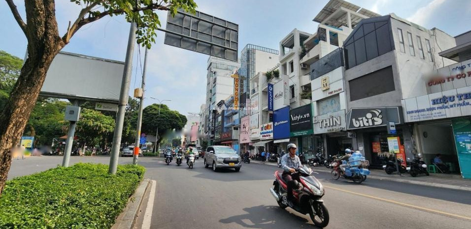 Bán nhà có diện tích 320m2 nằm ở Quận 6, Hồ Chí Minh giá bán cạnh tranh từ 118 tỷ