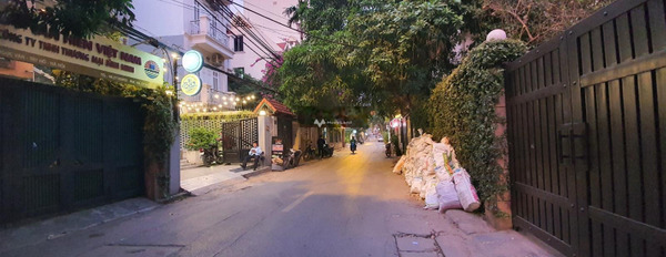 Hướng Đông - Nam, bán nhà có diện tích 148m2 vị trí thuận lợi tọa lạc ngay tại Tô Ngọc Vân, Hà Nội bán ngay với giá ưu đãi từ 50.5 tỷ-02