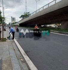 Vị trí đặt tọa lạc tại Bến Nghé, Quận 1 cho thuê nhà giá thuê 115 triệu/tháng, căn nhà có tổng cộng 2 PN, 3 WC-02