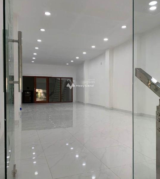 Cho thuê nhà ở với diện tích rộng 126m2 thuê ngay với giá siêu rẻ chỉ 60 triệu/tháng gần Quận 3, Hồ Chí Minh-01