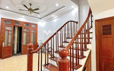 Bán nhà diện tích gồm 42m2 vị trí thuận lợi ở Nguyễn Xiển, Hoàng Mai bán ngay với giá quy định 4.4 tỷ nhìn chung có tổng 5 PN-03