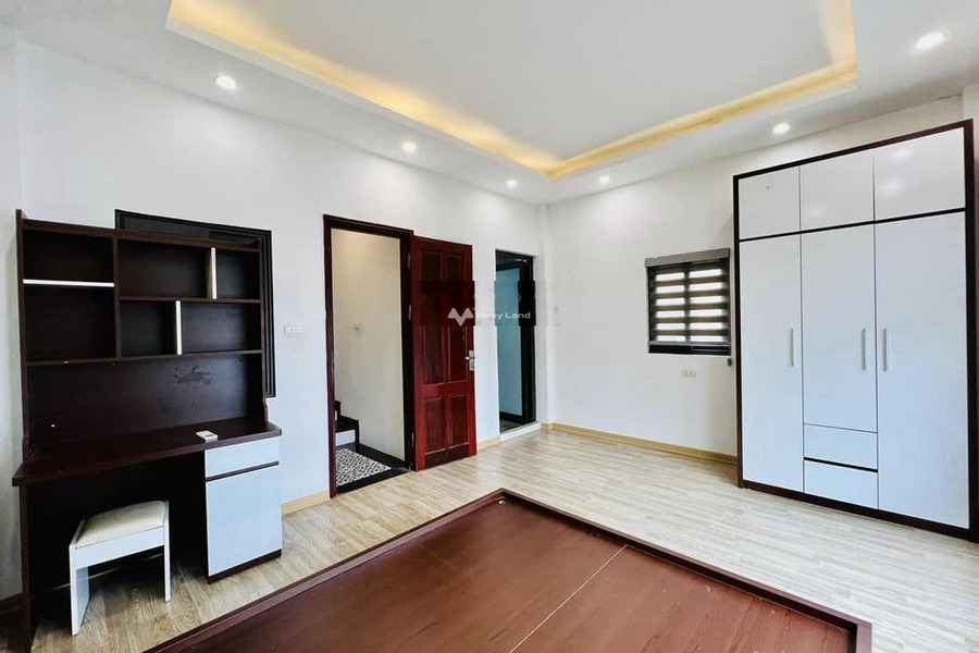 Có diện tích rộng 34m2 bán nhà vị trí đẹp ở Giang Biên, Hà Nội trong nhà nhìn chung có 3 phòng ngủ 3 WC vị trí siêu đẹp-01