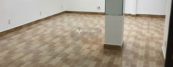 Nhà có 6 phòng ngủ, cho thuê nhà, giá thuê phải chăng từ 35 triệu/tháng với diện tích là 120m2 vị trí đẹp gần Phường 6, Bình Thạnh-02