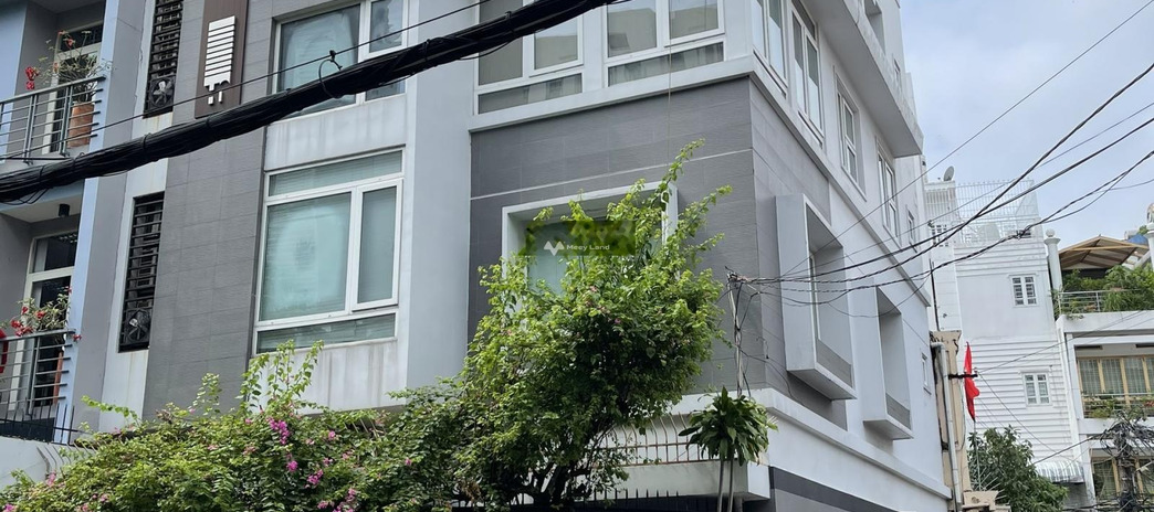 Tổng quan bên trong nhà 6 PN, bán biệt thự, bán ngay với giá công khai chỉ 35 tỷ diện tích thực là 240m2 nằm ngay Phú Nhuận, Hồ Chí Minh