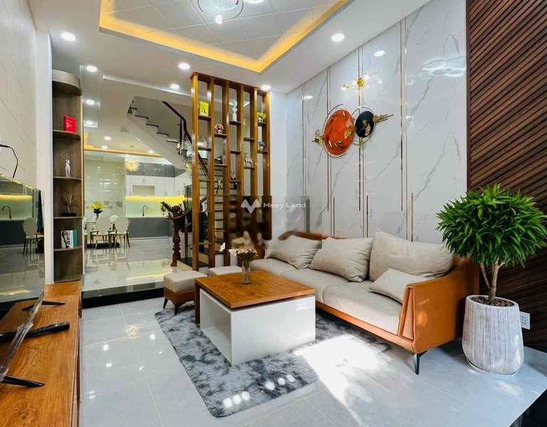 Bán nhà có diện tích chung là 73m2 vị trí đẹp nằm tại Nguyên Hồng, Gò Vấp bán ngay với giá chốt nhanh từ 8.1 tỷ trong nhà gồm có 3 PN-01