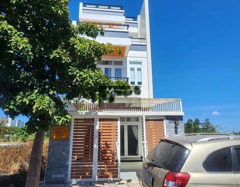 Bán nhà ở diện tích chuẩn 100m2 giá bán bất ngờ 5.5 tỷ vị trí đẹp nằm ở Phùng Hưng, Nha Trang-01