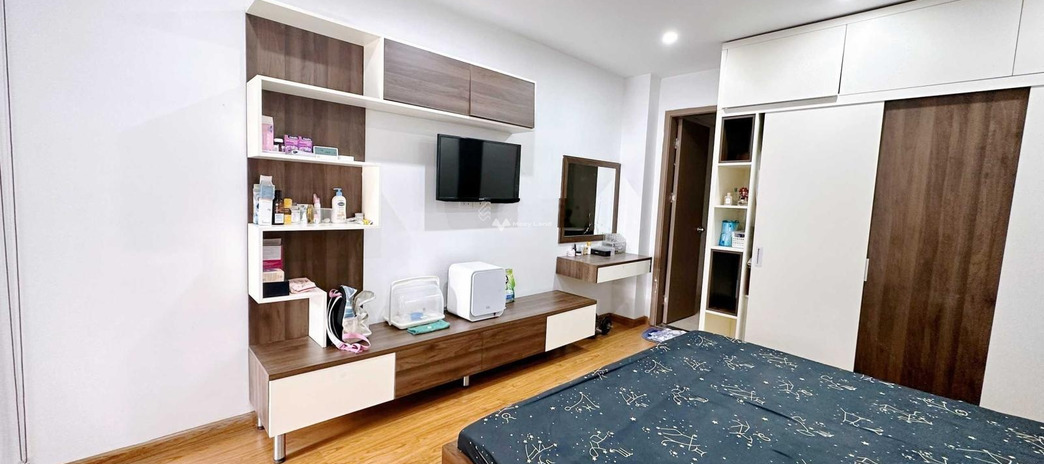 Giá 2.6 tỷ, bán chung cư với diện tích khoảng 76.8m2 vị trí thuận lợi tại Tân Mai, Hà Nội, tổng quan căn hộ này gồm 2 phòng ngủ, 2 WC vị trí tốt