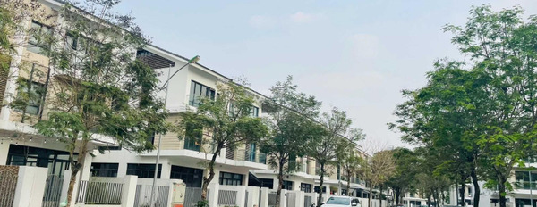 Vị trí mặt tiền nằm ở Tố Hữu, Hà Nội, bán biệt thự, bán ngay với giá rẻ bất ngờ chỉ 20 tỷ diện tích trong khoảng 176m2 vị trí trung tâm-03