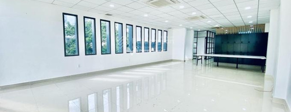 Với diện tích thực 680m2, cho thuê nhà ở mặt tiền tọa lạc ngay Bến Nghé, Hồ Chí Minh không sợ ngập nước-02