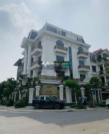 Cho thuê biệt thự tại Thành phố Giao Lưu - Phạm Văn Đồng 