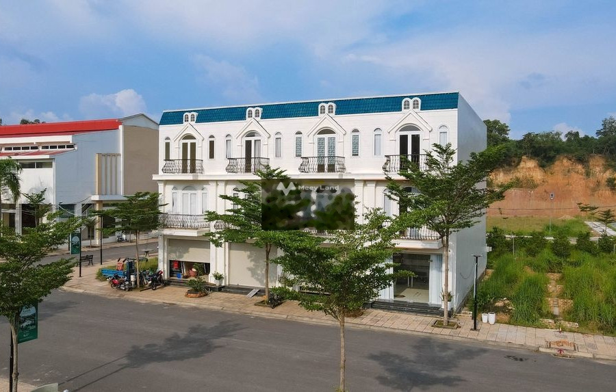 Diện tích gồm 80m2 bán nhà tọa lạc tại Nguyễn Hữu Cảnh, Uyên Hưng hướng Đông Nam nhà bao gồm 3 PN cảm ơn bạn đã đọc tin.-01