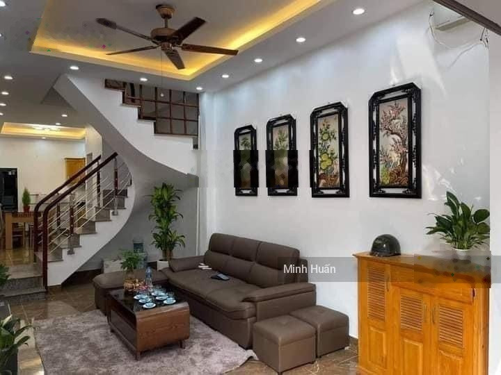 Cho thuê nhà Hoàng Văn Thái Thanh Xuân DT 50m2x 4T full nội thất nhà mới đẹp ngõ oto tránh giá 13tr -01