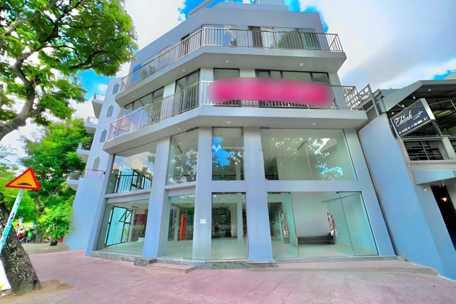 Cho thuê nhà ở diện tích rất rộng 225m2 giá thuê mua liền 120 triệu/tháng vị trí thuận lợi tọa lạc ngay Quận 1, Hồ Chí Minh-01