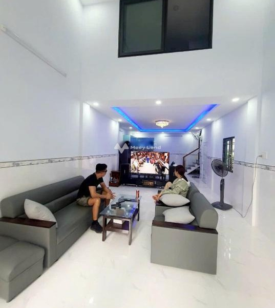 Căn nhà có tất cả 2 phòng ngủ bán nhà có diện tích rộng 42m2 vị trí đẹp ngay Đội Cung, Hồ Chí Minh-01