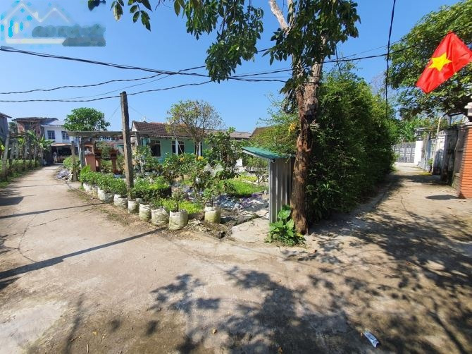 Vị trí mặt tiền tọa lạc ngay Phú Thượng, Thừa Thiên Huế bán đất giá bán hữu nghị từ 1.85 tỷ có diện tích khoảng 100m2, với đường chính 2 m-01