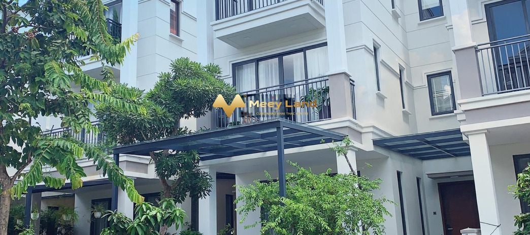 Trực thuộc Nine South Estates, bán liền kề tọa lạc ở Đường Nguyễn Hữu Thọ, Thị Trấn Nhà Bè giá cực kì tốt chỉ 15 tỷ dt chính là 140 m2
