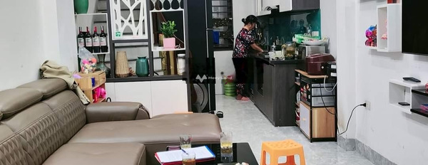 Bán nhà vị trí hấp dẫn nằm ở Hoàng Văn Thụ, Hà Nội diện tích chuẩn 30m2 tổng quan nhà bao gồm có 3 phòng ngủ-02