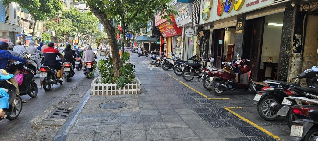 Vị trí thuận lợi nằm tại Nguyễn Du, Hà Nội bán nhà bán ngay với giá đàm phán 139 tỷ diện tích khoảng 260m2 nhà gồm 5 phòng ngủ tin chính chủ