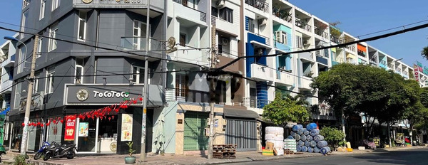 Hướng Đông Bắc, bán nhà có diện tích 90m2 vị trí ở Phường 10, Hồ Chí Minh bán ngay với giá cực sốc chỉ 18 tỷ nhà có 5 phòng ngủ, 5 WC-02
