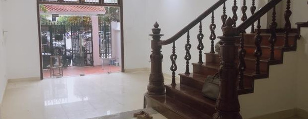 5 PN, bán biệt thự có dt gồm 110 m2 giá thị trường chỉ 23 tỷ vị trí đặt gần Phường Thanh Xuân Bắc, Quận Thanh Xuân, với lộ trước nhà 1 m-03