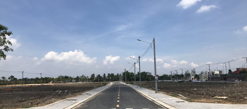 Bán đất 2 mặt tiền đường Lý Nhật Quang và Ngô Thị Hương