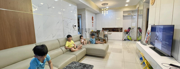 Trong căn này có tổng 3 PN, bán căn hộ mặt tiền tọa lạc ngay ở Tân Bình, Hồ Chí Minh, căn hộ nhìn chung gồm 3 phòng ngủ, 2 WC có chỗ để xe-02