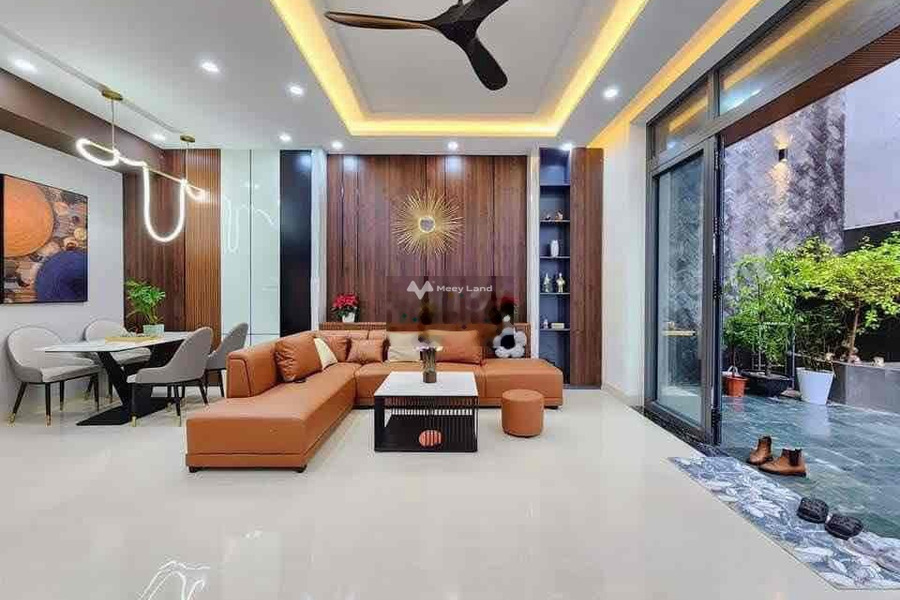 Có diện tích chung là 90m2 bán nhà vị trí mặt tiền tọa lạc ở Hòa An, Đà Nẵng hướng Nam tổng quan nhà có tất cả 3 phòng ngủ 3 WC liên hệ chính chủ.-01