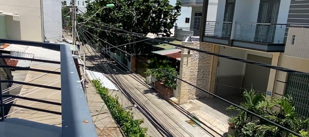 Bán nhà và đất đường Dương Hiến Quyền, Ba Làng, TP. Nha Trang, cách biển 50m, DT: 220m2, 65 tr/m2 