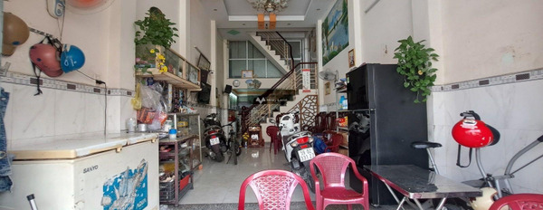 Nhà có 3 phòng ngủ bán nhà ở diện tích gồm 61m2 bán ngay với giá giao lưu chỉ 8.1 tỷ vị trí đặt tọa lạc ngay trên Thoại Ngọc Hầu, Tân Phú-03