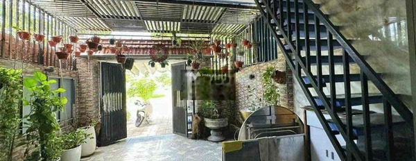 Bán nhà vị trí tiện lợi Hòa Châu, Hòa Vang giá bán chốt nhanh 3.1 tỷ diện tích 100m2, hướng Tây Nam nhà này bao gồm 3 PN-03