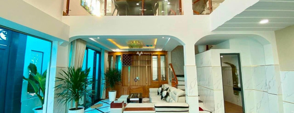 Nhà này bao gồm 5 phòng ngủ bán nhà bán ngay với giá thương lượng 10.8 tỷ diện tích khoảng 100m2 vị trí thuận lợi tọa lạc tại Đường 28, Hồ Chí Minh-03