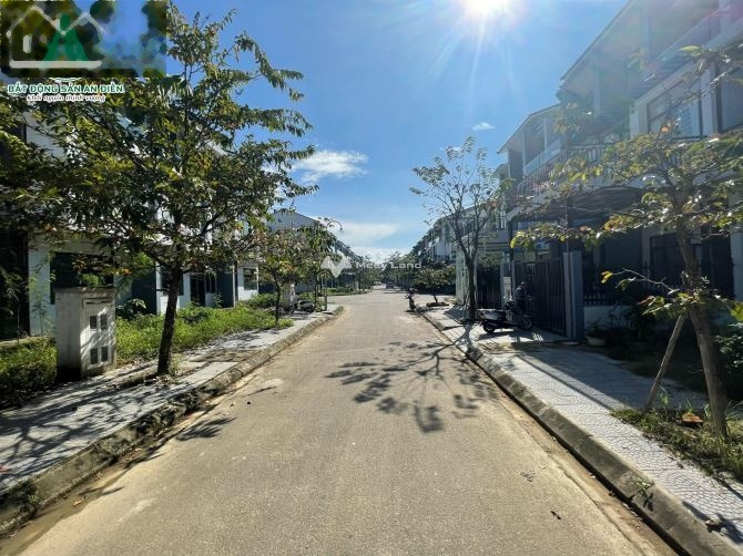 An Đông, Thừa Thiên Huế, bán biệt thự, bán ngay với giá cực mềm 4.3 tỷ diện tích chung quy 81m2, căn nhà gồm tổng cộng 3 phòng ngủ pháp lý nhanh-01