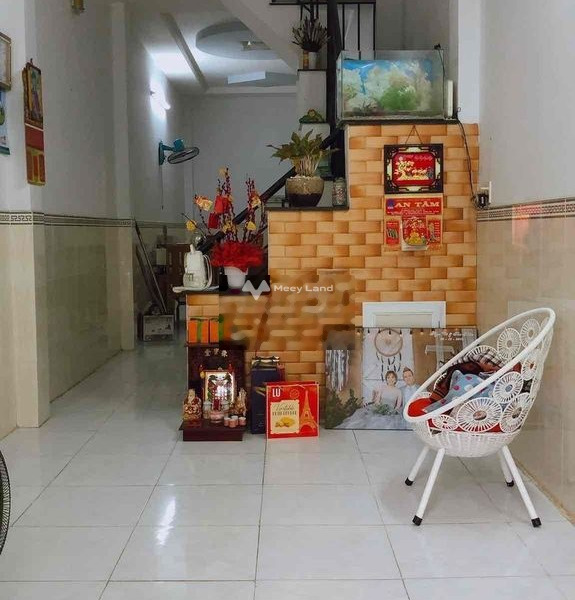 Vị trí thuận lợi Bình Hưng Hòa, Hồ Chí Minh bán nhà bán ngay với giá gốc chỉ 3.52 tỷ tổng quan ở trong nhà 2 phòng ngủ 2 WC-01