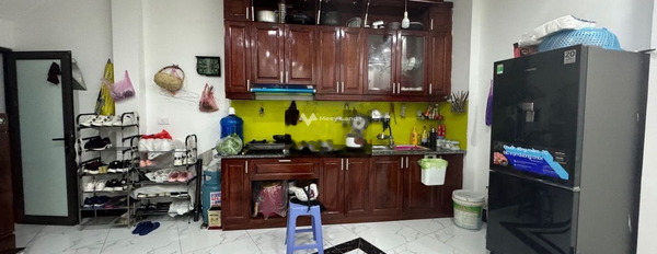 DT 40m2 bán nhà ở vị trí đẹp Bát Khối, Hà Nội hướng Đông Nam trong nhà này gồm có 3 phòng ngủ vào ở ngay-03