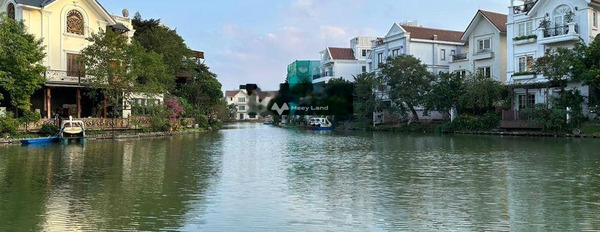 Căn nhà này 5 phòng ngủ, bán biệt thự, có diện tích trung bình 250m2 vị trí đẹp ngay ở Việt Hưng, Hà Nội-02