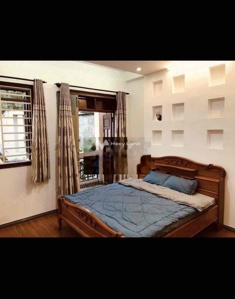 Vị trí đặt tại Nguyễn Trung Trực, Hồ Chí Minh cho thuê nhà giá thuê mua ngay từ 25 triệu/tháng, trong căn này thì có 7 phòng ngủ, 6 WC-01