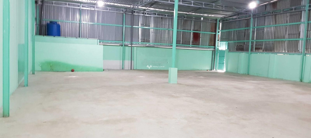 Vị trí mặt tiền gần Phan Văn Hớn, Hồ Chí Minh cho thuê kho bãi 400m2 thuê ngay với giá hiện tại 25 triệu/tháng khu vực đông đúc