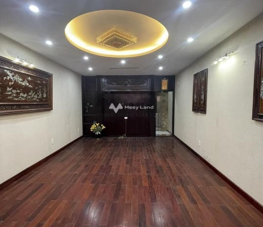 Căn nhà bao gồm 6 phòng ngủ, cho thuê nhà ở diện tích rộng 85m2 giá thuê cực kì tốt chỉ 28 triệu/tháng vị trí đẹp nằm ở Liễu Giai, Hà Nội