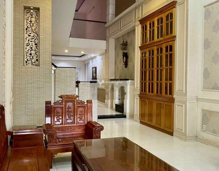Căn nhà gồm tổng cộng 5 phòng ngủ, cho thuê nhà, giá thuê bất ngờ 12 triệu/tháng diện tích quy ước 113m2 vị trí mặt tiền ở Hóc Môn, Hồ Chí Minh-01