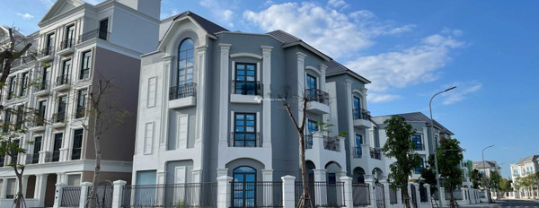 Trong căn này gồm có 6 PN, bán biệt thự, giá bán cực rẻ 30.9 tỷ có diện tích rộng 300m2 vị trí tại Quận 9, Hồ Chí Minh-03