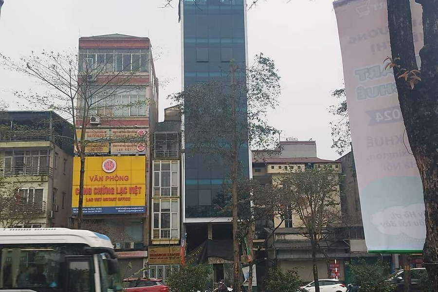 Bán nhà mặt phố Văn Cao, hàng xóm Deawoo, 50m2, 3 tầng, mặt tiền 5,6m, giá 28,5 tỷ-01