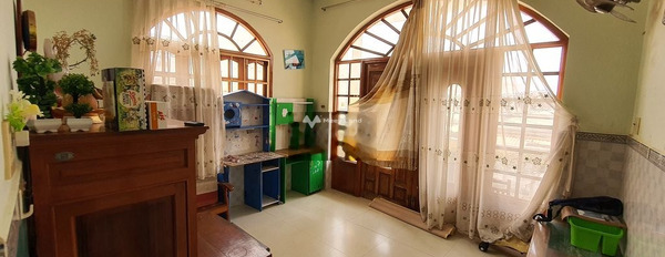 Nhà gồm 3 phòng ngủ, cho thuê nhà, giá thuê liền từ 6 triệu/tháng tổng diện tích 140m2 vị trí đặt ngay ở Phan Thiết, Bình Thuận-03