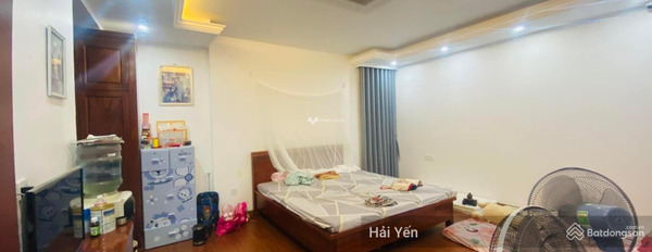 Căn nhà có 7 phòng ngủ bán nhà bán ngay với giá mong muốn 13.8 tỷ có diện tích 138m2 vị trí đặt tại Hoàng Quốc Việt, Cầu Giấy-03
